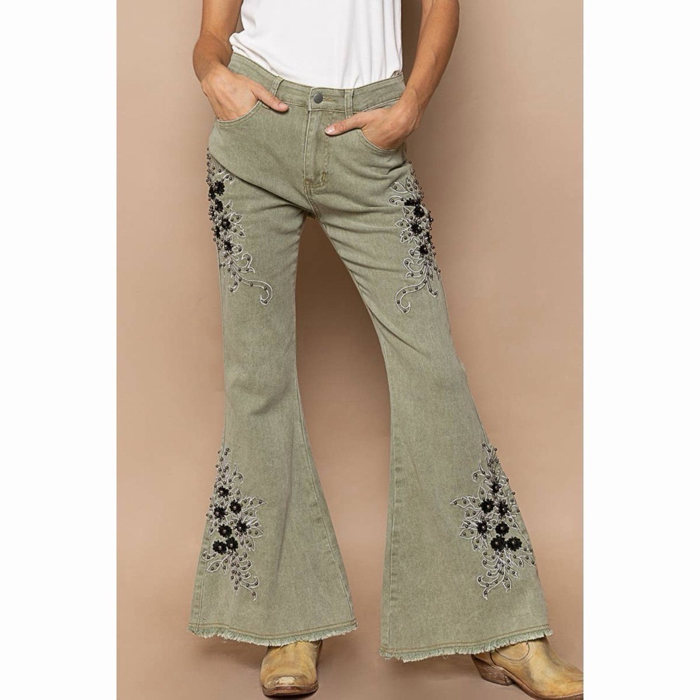 NWT POL Glamour Groove Floral‎ Embroidered Beaded Boho Green Flare Jeans